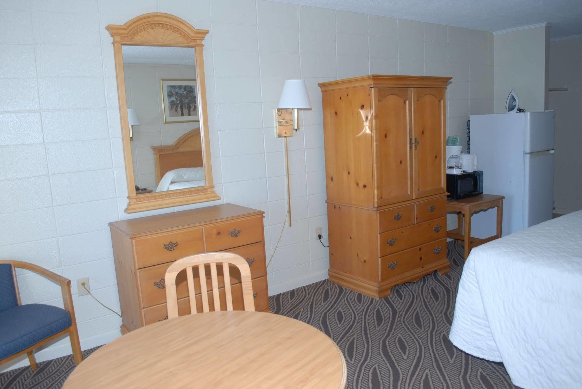 Admiral Motor Inn Myrtle Beach Exterior photo